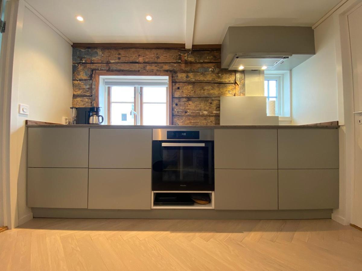 Entire Renovated Apartment From 1780 With Kitchen, Bath, Bedroom, And Living Room In Skuteviken Bergen Bagian luar foto