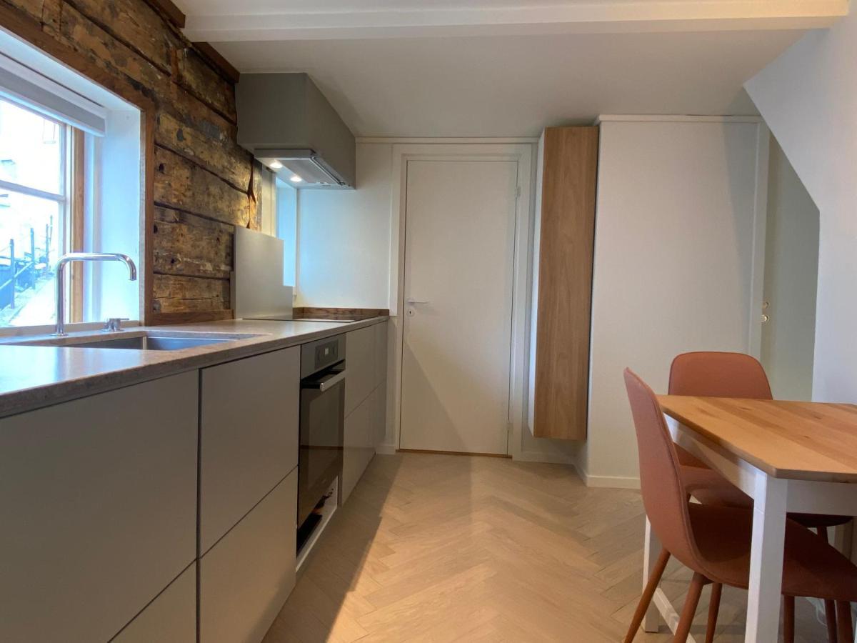 Entire Renovated Apartment From 1780 With Kitchen, Bath, Bedroom, And Living Room In Skuteviken Bergen Bagian luar foto