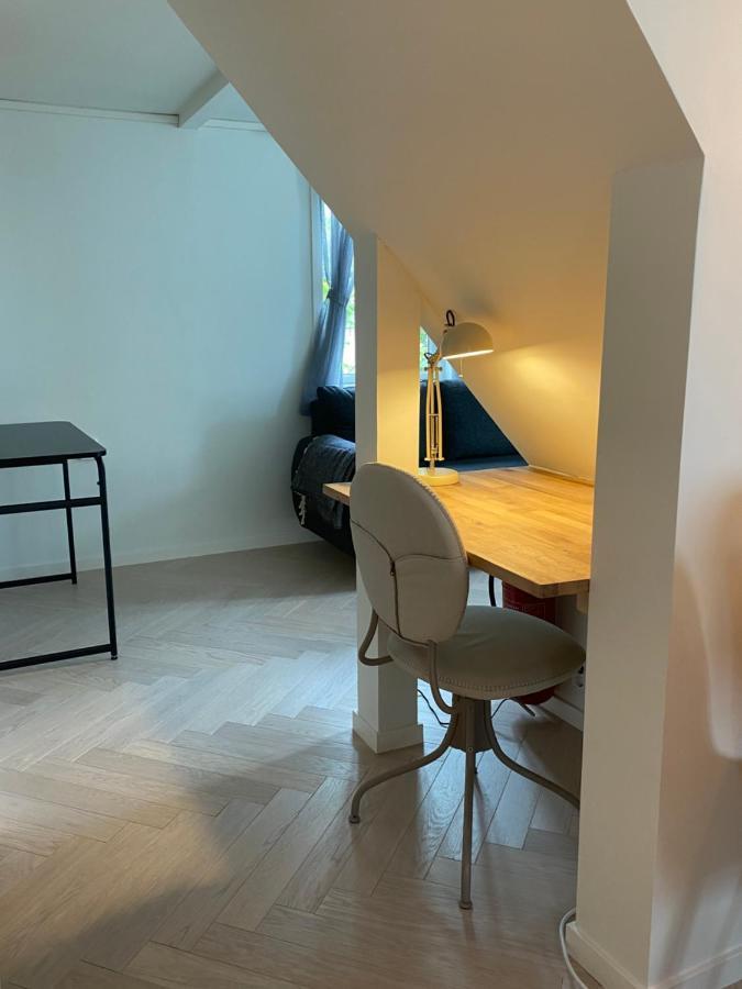 Entire Renovated Apartment From 1780 With Kitchen, Bath, Bedroom, And Living Room In Skuteviken Bergen Bagian luar foto
