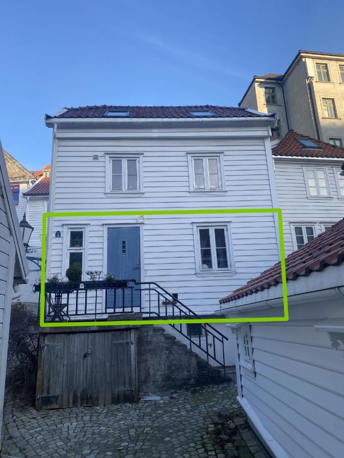 Entire Renovated Apartment From 1780 With Kitchen, Bath, Bedroom, And Living Room In Skuteviken Bergen Bagian luar foto