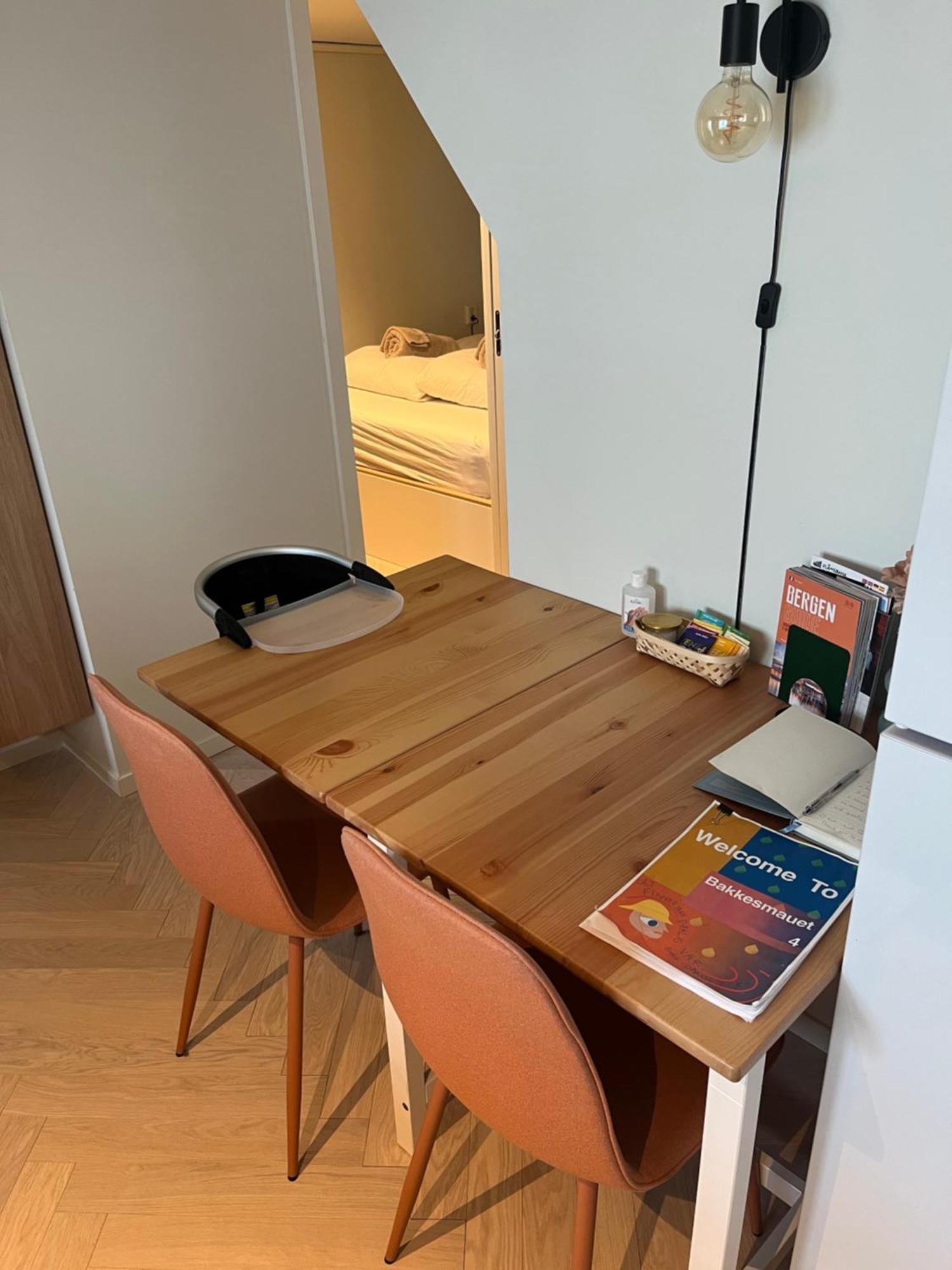 Entire Renovated Apartment From 1780 With Kitchen, Bath, Bedroom, And Living Room In Skuteviken Bergen Bagian luar foto